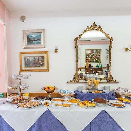 רימיני Hotel Parco Fellini מראה חיצוני תמונה