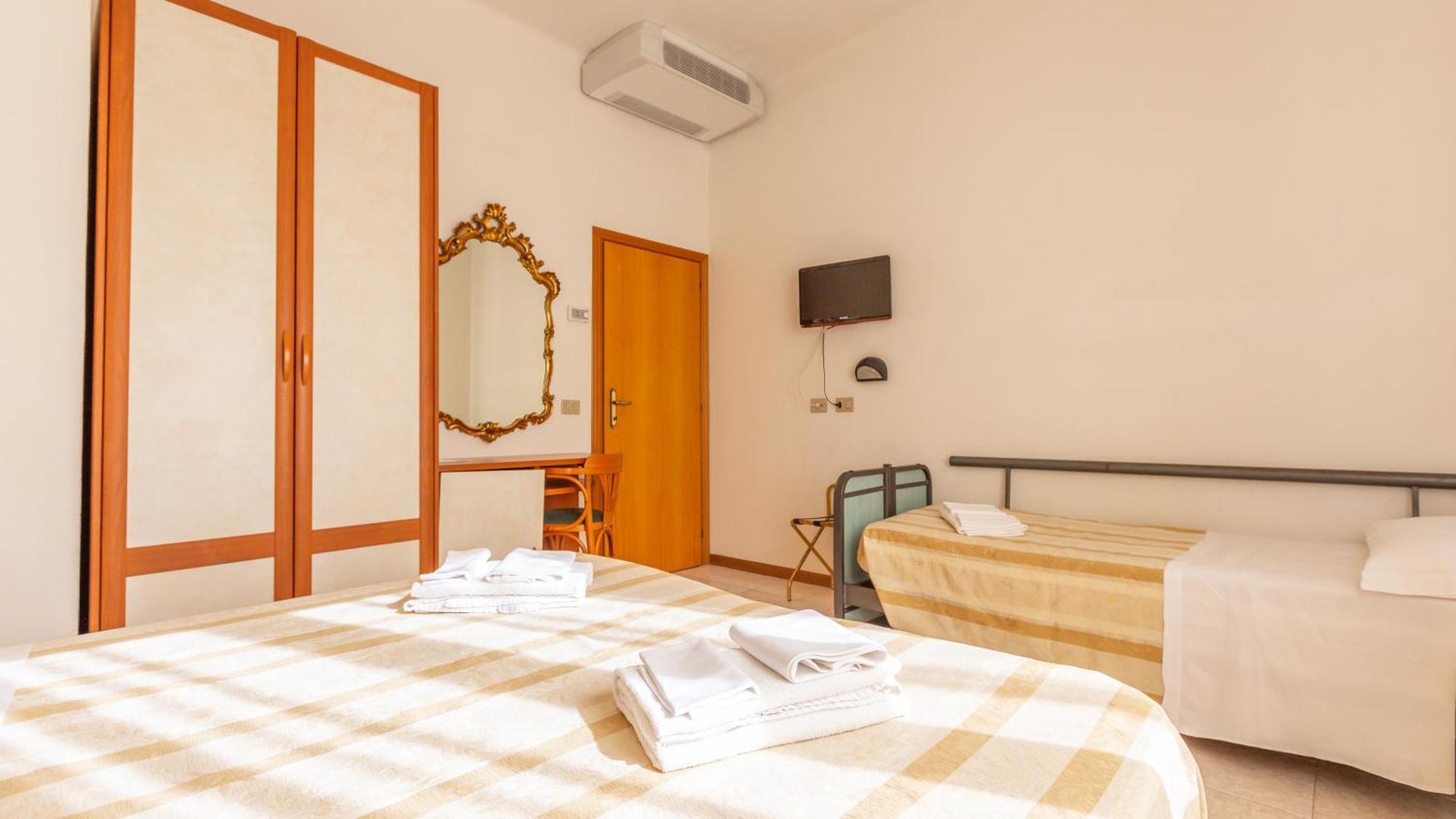 רימיני Hotel Parco Fellini מראה חיצוני תמונה